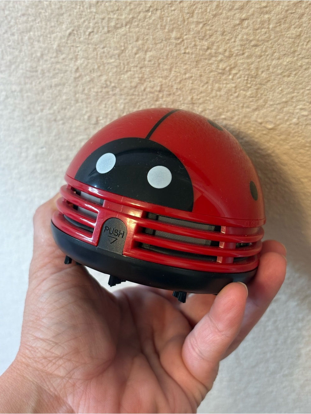 Ladybug Mini Desktop Vacuum Cleaner Red Black - Picture 2 of 4